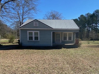 120 Sand Rd, Columbus, MS 39702