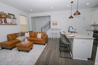 6219 W South Jordan Pkwy Unit 221, South Jordan, UT 84009