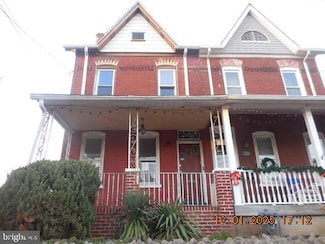 1224 E 11th St, Crum Lynne, PA 19022