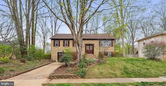16042 Fairway Dr, Dumfries, VA 22025