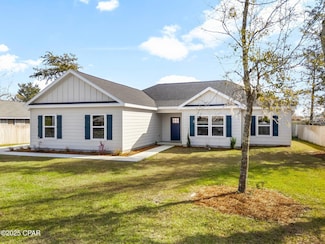 6108 Lake Dr, Panama City, FL 32404
