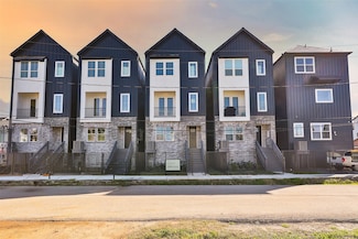 1022 W 15th 1 2 St Unit B, Houston, TX 77008
