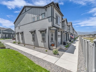4423 E Longleaf Ln, Eagle Mountain, UT 84043