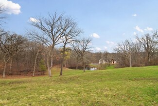 110 Century Oaks Dr, North Barrington, IL 60010