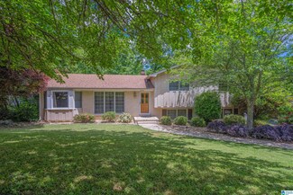 1026 Mountain Oaks Dr, Birmingham, AL 35226