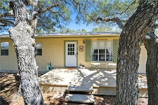 90 Griffith Dr, Rockport, TX 78382