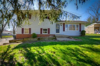 955 Crestview Ct, Mount Zion, IL 62549