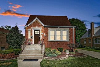 10005 S Spaulding Ave, Evergreen Park, IL 60805
