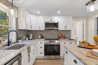 420 Queen Lake Rd, Phillipston, MA 01331