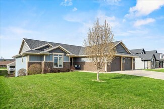 613 Pimlico Way, Epworth, IA 52045