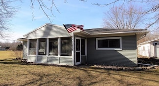 10268 Bunton Rd, Willis, MI 48191