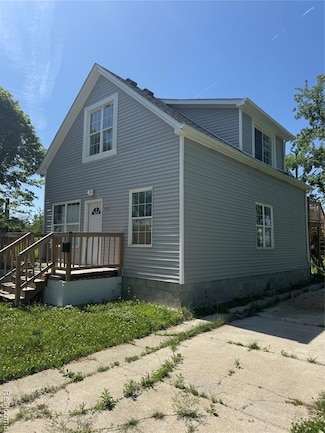 2063 Meade St, HamtraMcK, MI 48212