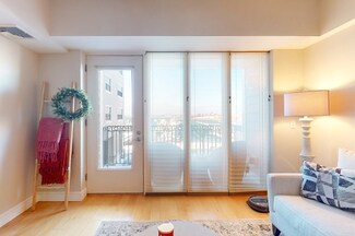 550 Pleasant St Unit 208, Winthrop, MA 02152