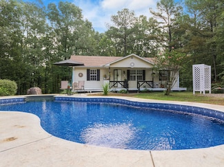 5935 Old Stage Rd, Huntingdon, TN 38344