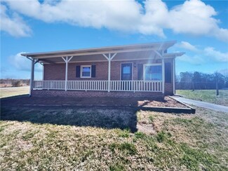 561 Front St, Lexington, NC 27295