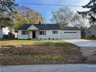 5718 Webster Dr, Sylvania, OH 43560