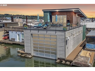2901 NE Marine Dr Unit C-23, Portland, OR 97211