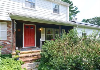 16 Lantern Ln, Medfield, MA 02052