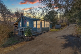 117 Stiner Shores Rd, Sharps Chapel, TN 37866