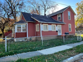 411 W Maple St, Champaign, IL 61820