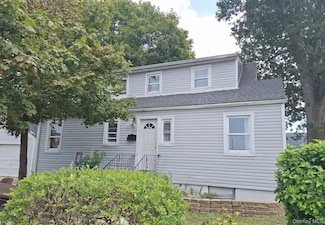 863 Prospect Ave, Westbury, NY 11590