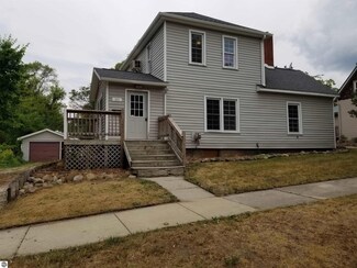 217 Maple Ave, Alma, MI 48801