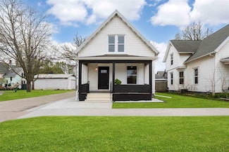 317 16th St NE, Cedar Rapids, IA 52402