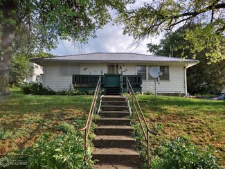 406 Hahn St, Audubon, IA 50025