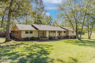 96 Pinecrest Dr, Jackson, TN 38301