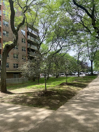 12421 Flatlands Ave Unit 15 - 2L, Brooklyn, NY 11208
