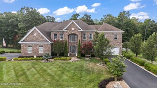 24 Parkside Dr, Jackson, NJ 08527