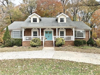 3102 Covewood St, High Point, NC 27265