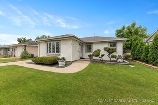 34 W Adams St, Villa Park, IL 60181