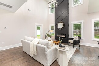 9527 Walkers Ferry Rd, Charlotte, NC 28214