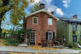 59 S Franklin St, Lambertville, NJ 08530