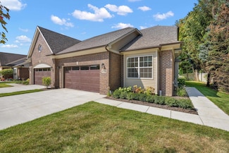 40703 Azalea Dr, Clinton Township, MI 48036