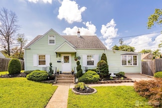 228 Penn Ave, Edison, NJ 08817
