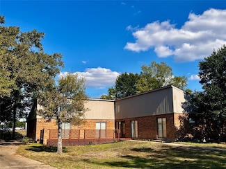 2600 Arbor Dr, Bryan, TX 77802