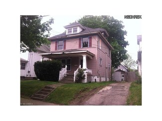 886 Berwin St, Akron, OH 44310