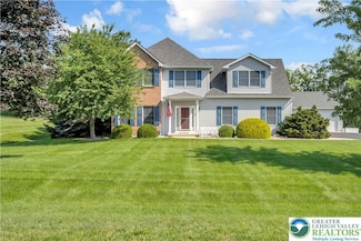 101 Blackstone Dr, Wind Gap, PA 18091