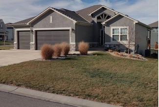 16486 S Chalet Dr, Olathe, KS 66062