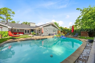 6303 Buena Vista Dr, Greenville, TX 75402