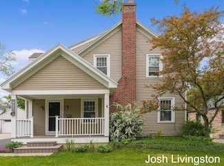 957 Breton Rd SE, Grand Rapids, MI 49506