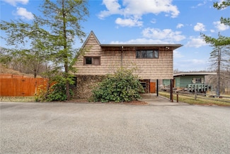 1781 County Line Rd, Champion, PA 15622