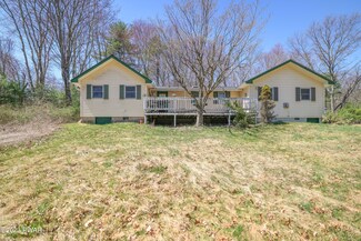126 Meadow Ridge Acres Rd, Milford, PA 18337