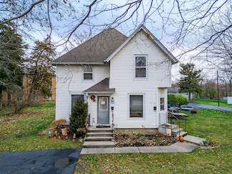 917 W Locust St, Belvidere, IL 61008