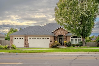 410 Lone Oak Dr, Medford, OR 97504