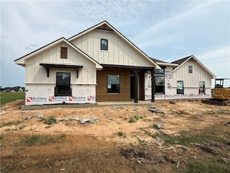 7888 Mathis Creek Dr, Bryan, TX 77808