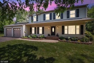 8 Grafton Ct, Hillsborough, NJ 08844