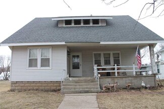 105 E Locust Ave, Plainview, NE 68769